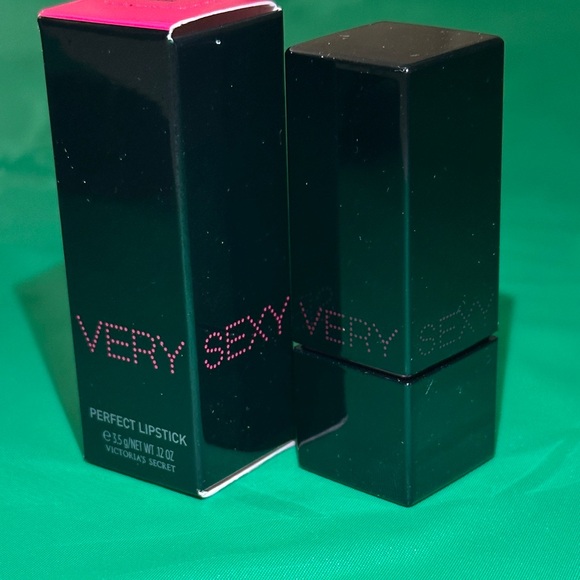 Victoria's Secret Very Perfect Lipstick — ‘Dusk’ color - Picture 3 of 4